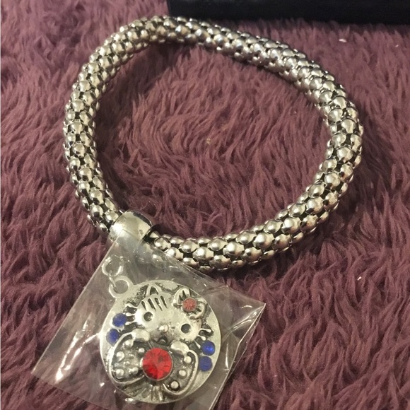 Adorable NEW Hello Kitty Silver Toned Fashion Charm Bracelet With Charms - Picture 7 of 15